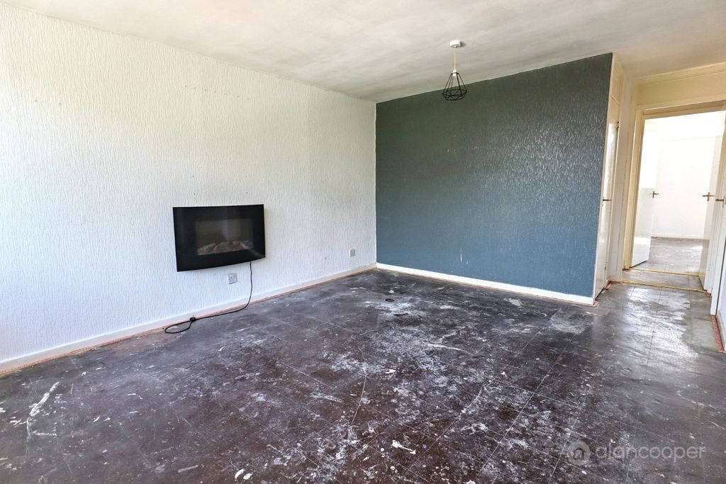 Property photo 2 of 14 5177722
