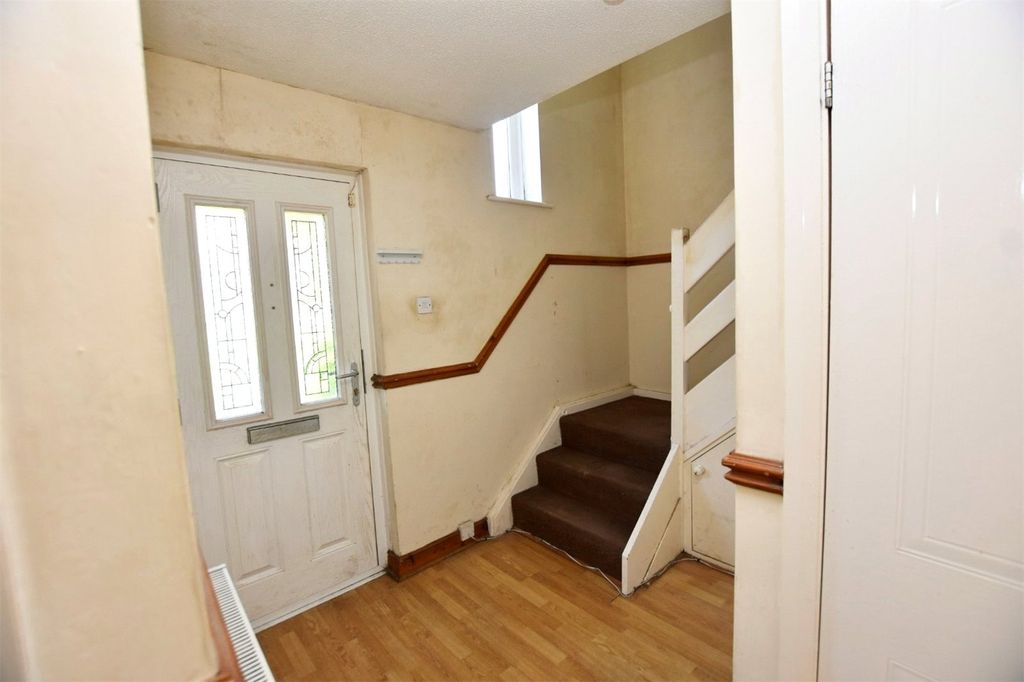 Property photo 2 of 23 Hallway