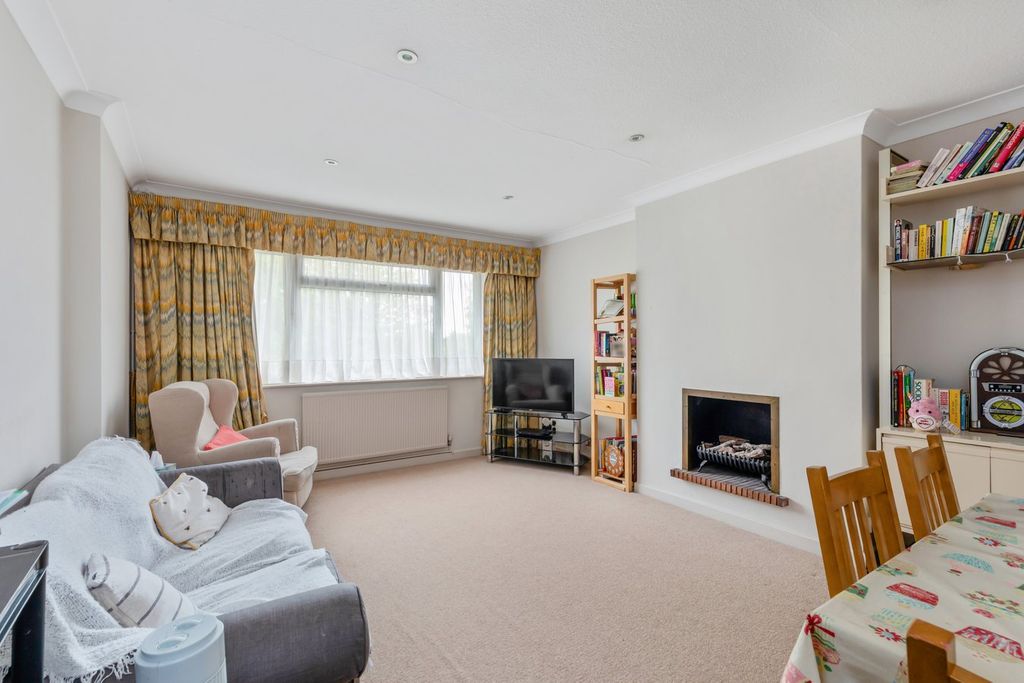 Property photo 2 of 11