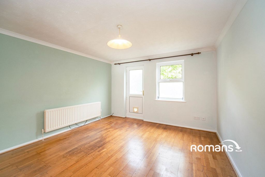 Property photo 2 of 9 Photo