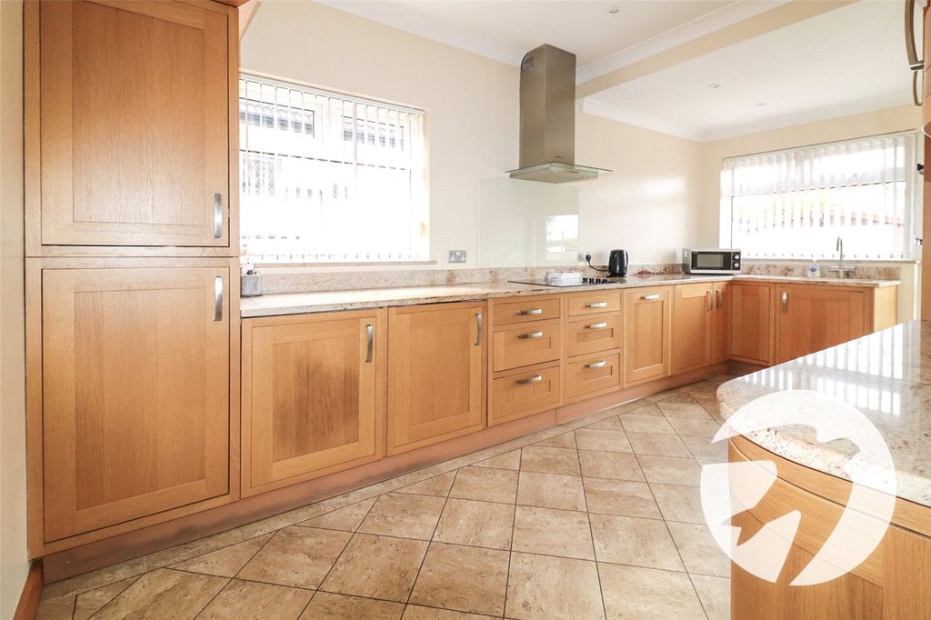 Property photo 3 of 14 Picture No. 11