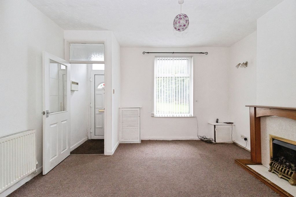 Property photo 3 of 17 Photo