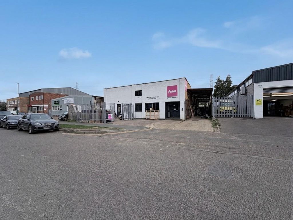Property photo 3 of 6 Sandiford Road 6 Industrial Unit To Rent London (