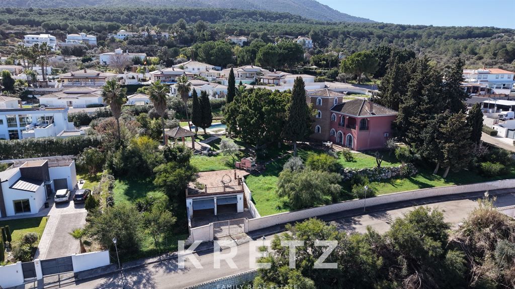 Property photo 2 of 28