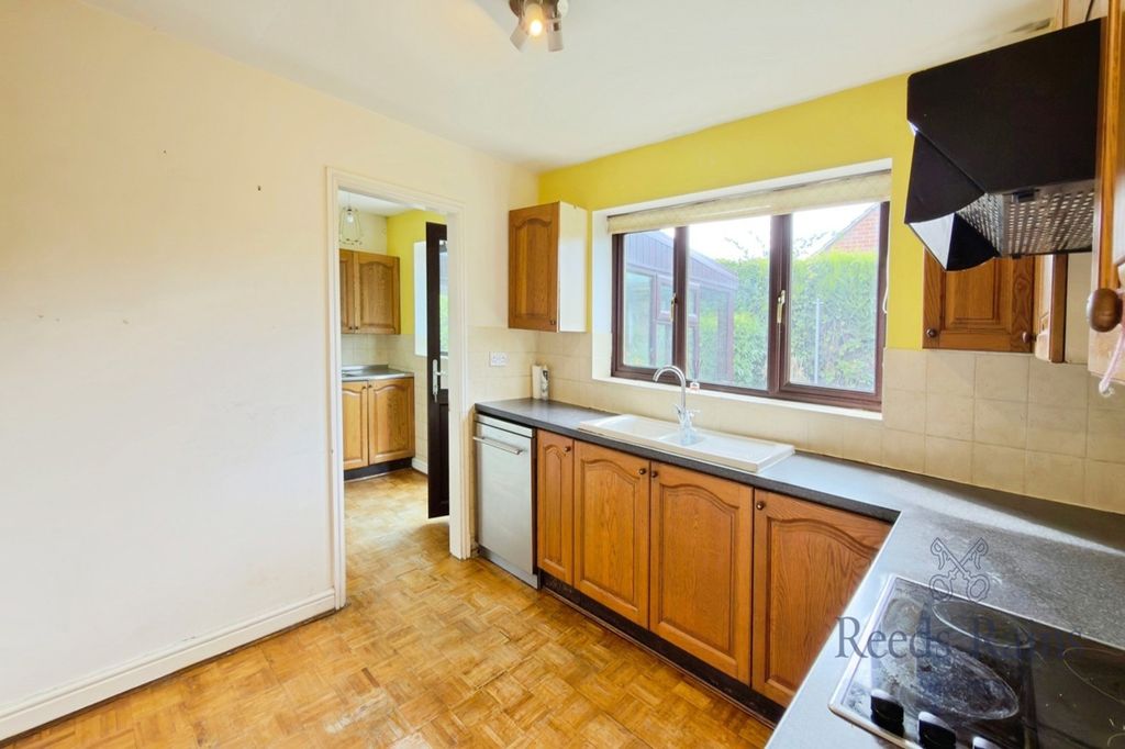 Property photo 2 of 23 Kitchen