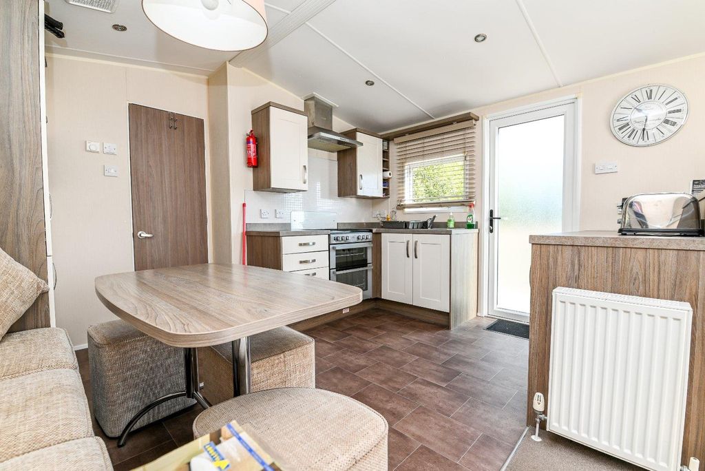 Property photo 3 of 15 Picture No. 04