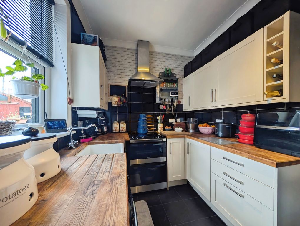 Property photo 3 of 44 Kitchen