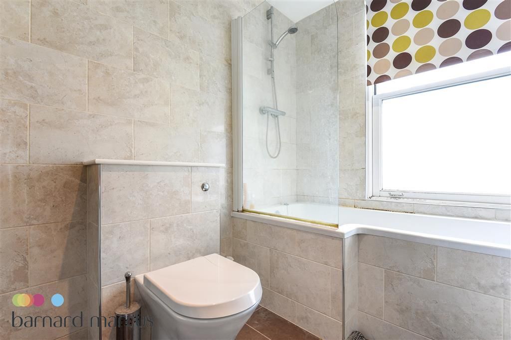 Property photo 3 of 11 Bathroom