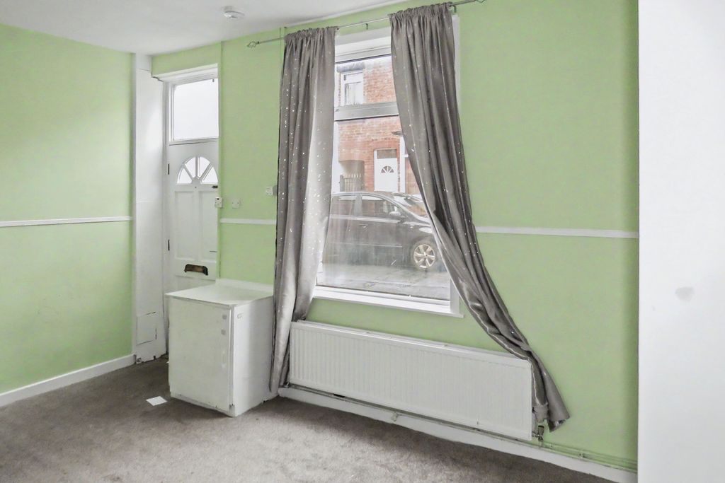 Property photo 3 of 14 9 Wright Street, Chorley, Lancashire, Pr6 0Sj