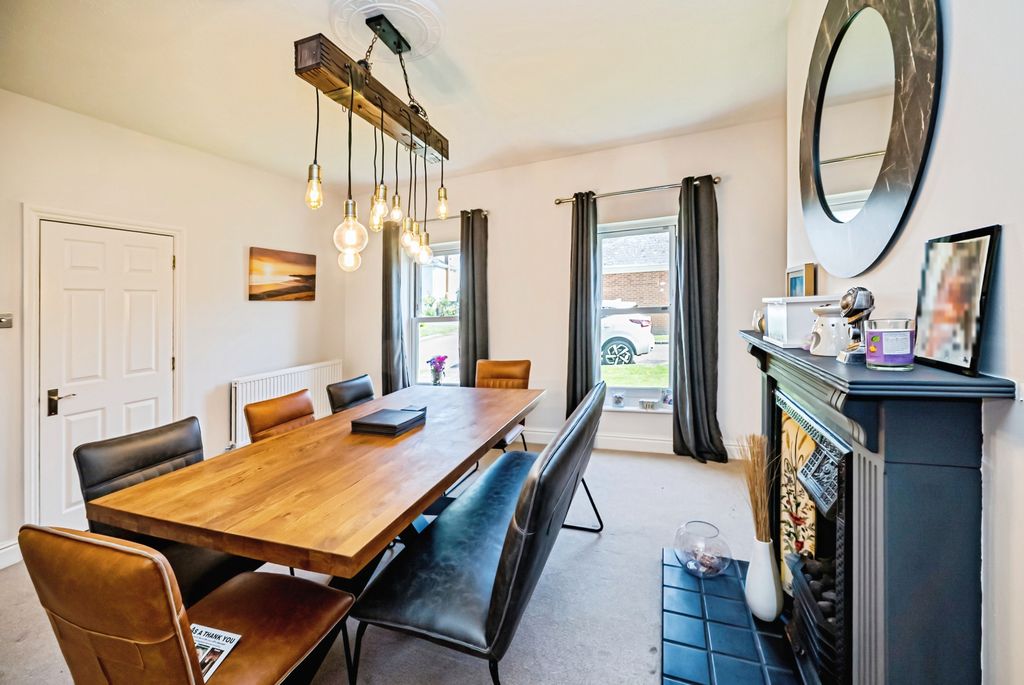 Property photo 2 of 15 5Goldcrest-8