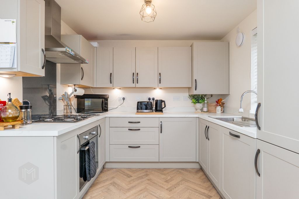 Property photo 3 of 23 Picture No. 18