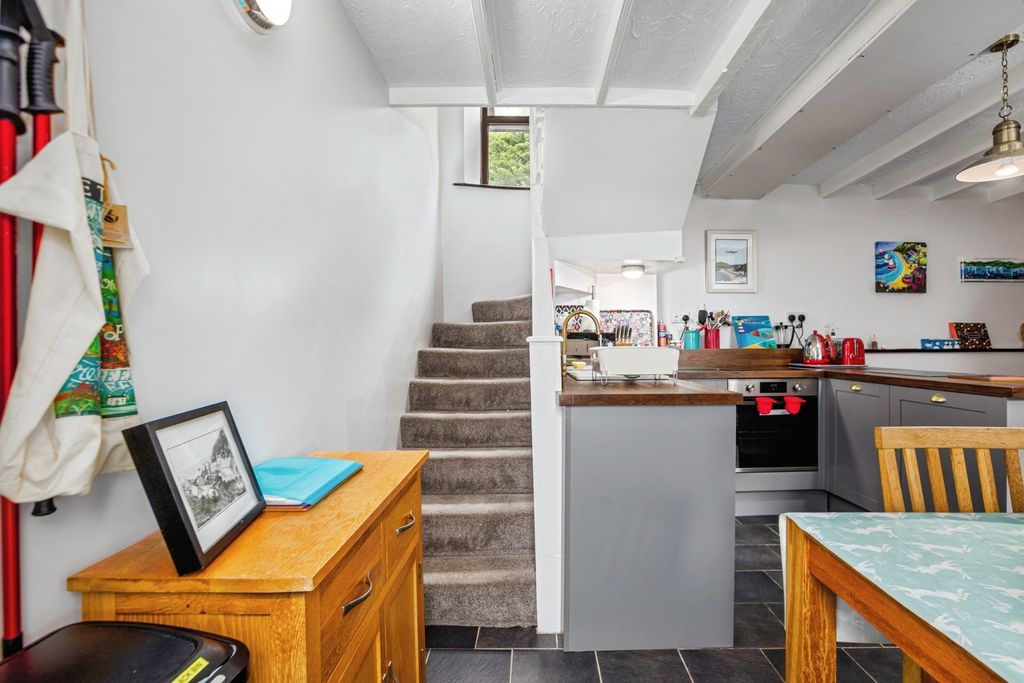 Property photo 2 of 16 Pbox-Img.Jpg