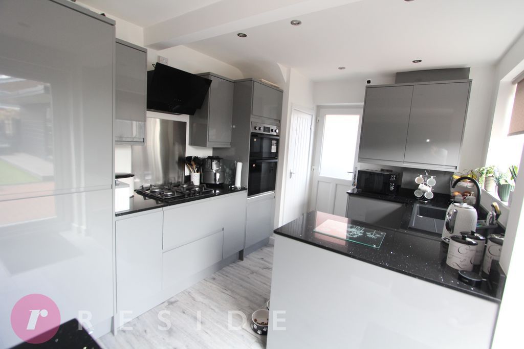 Property photo 3 of 15 Dining Kitchen