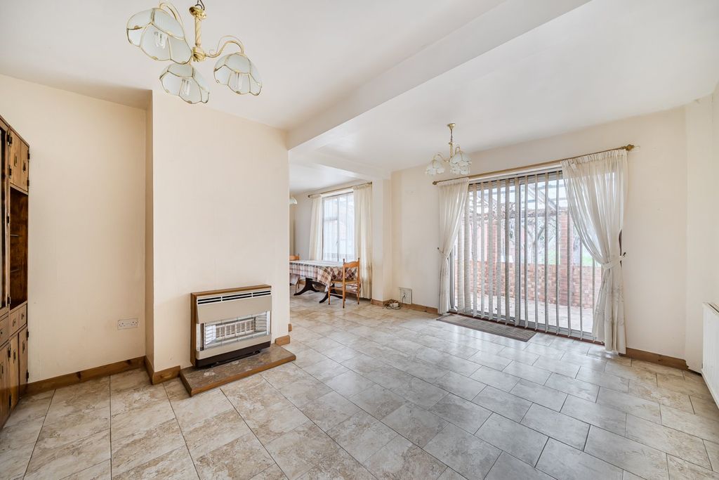 Property photo 2 of 21 Picture No. 17