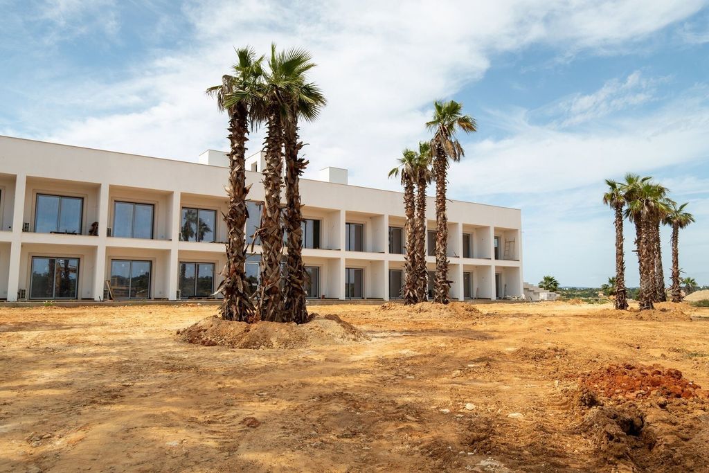 Property photo 1 of 17 4-Star Rural Hotel Under Construction In Albufeira
