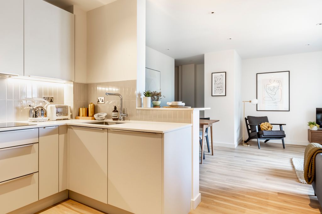 Property photo 1 of 23