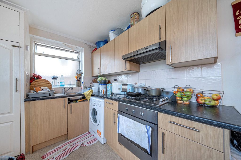 Property photo 3 of 12 Kitchen