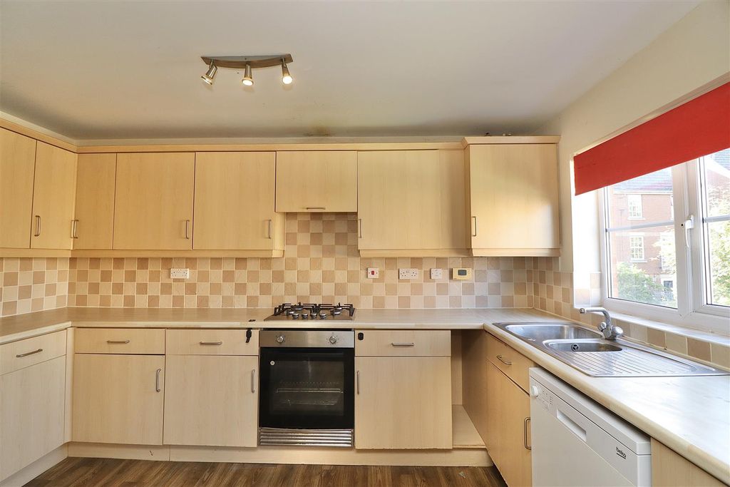 Property photo 2 of 19