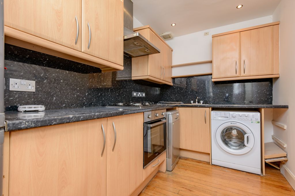 Additional image 7 of 3 bed flat for sale4/2 Rosebery Crescent, West End, Edinburgh EH12