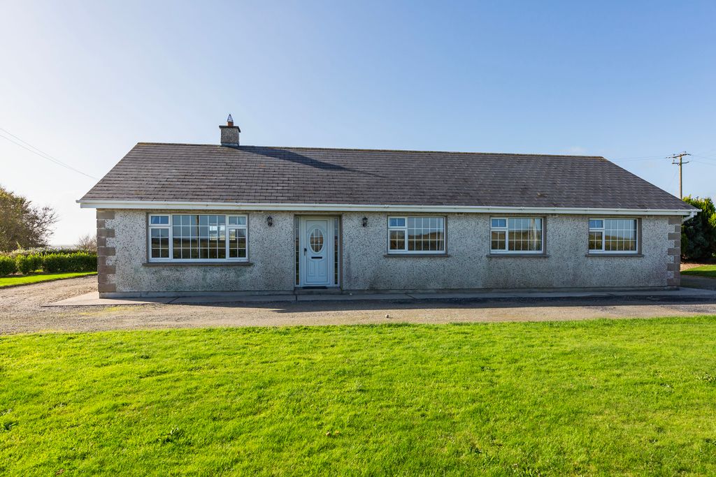 Property photo 3 of 46