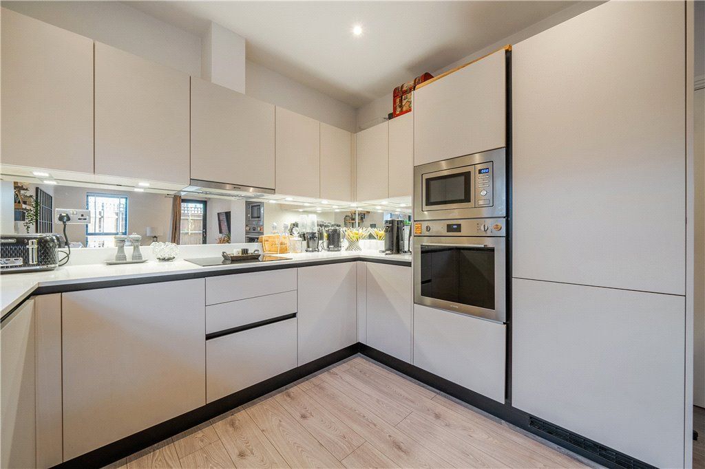 Property photo 3 of 18 Kitchen