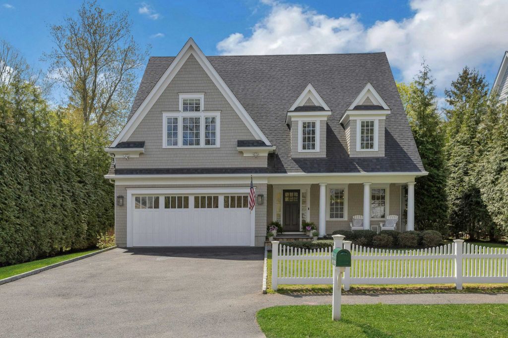 Property photo 1 of 1