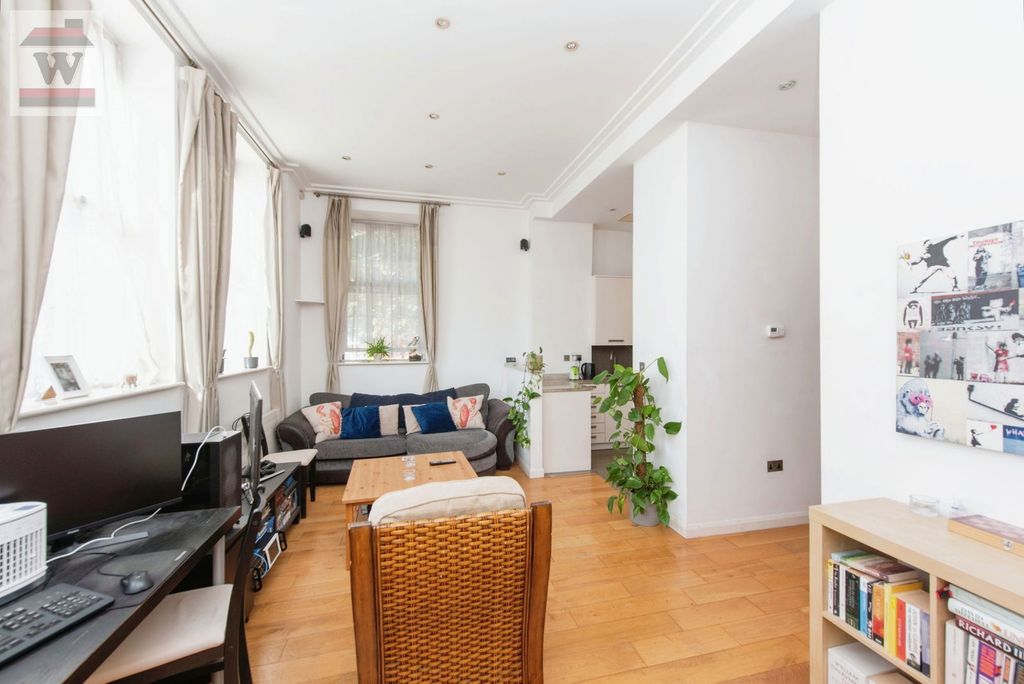 Property photo 2 of 10