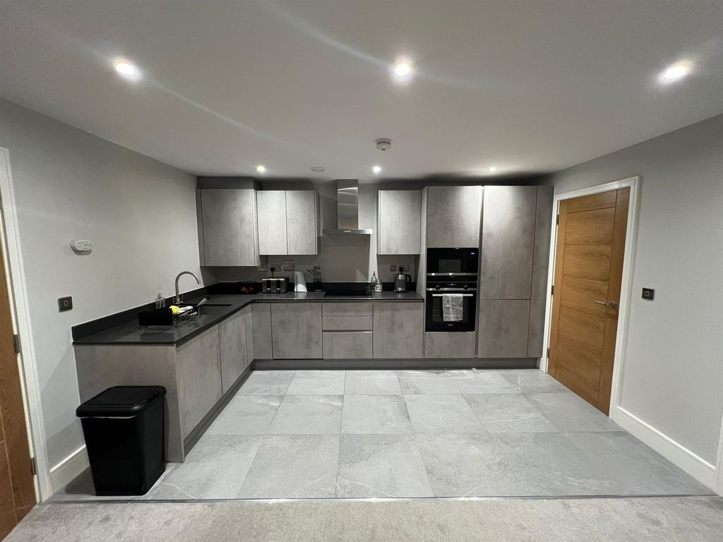 Property photo 3 of 9 Img-20251110-Wa0005.Jpg