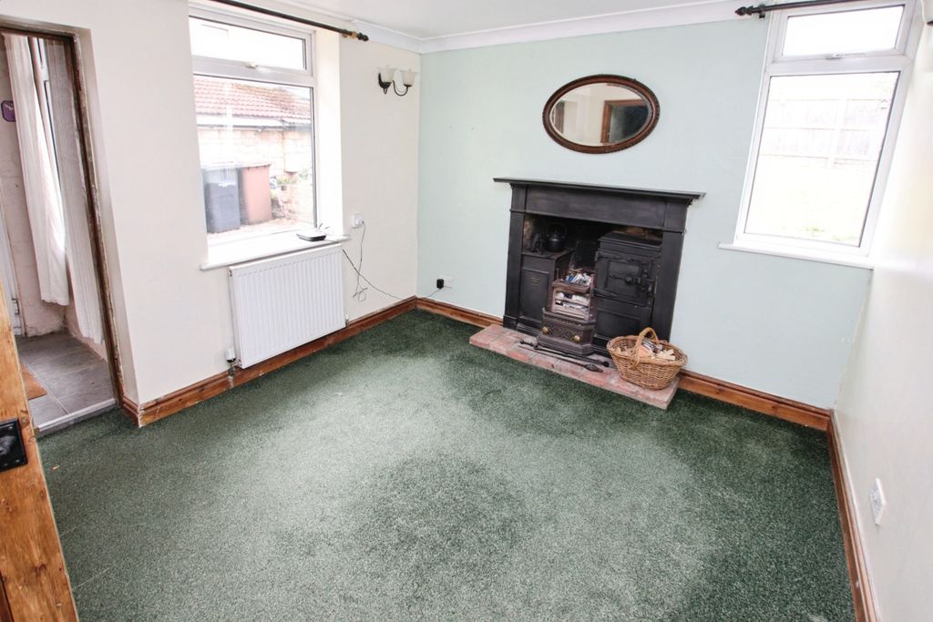 Property photo 2 of 25 4489701