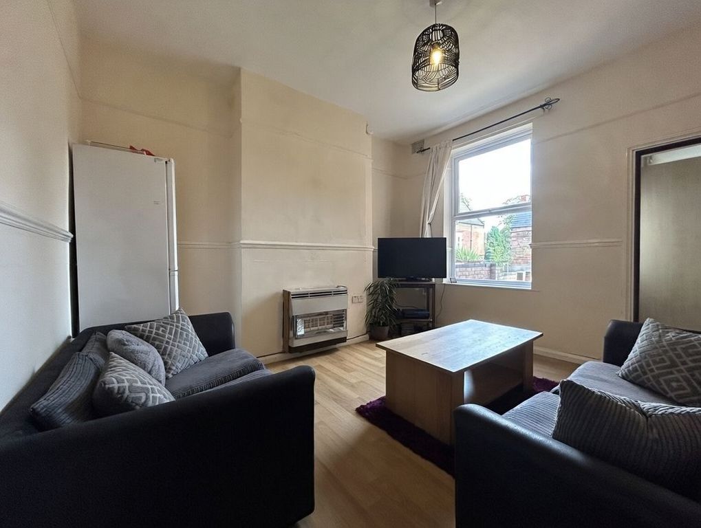 Property photo 3 of 9 Photo 16