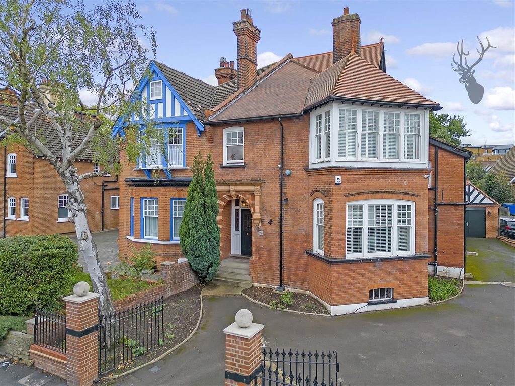 Property photo 1 of 34
