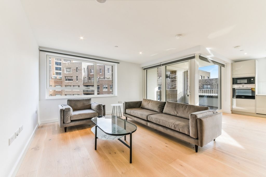 Property photo 1 of 7 Living Area