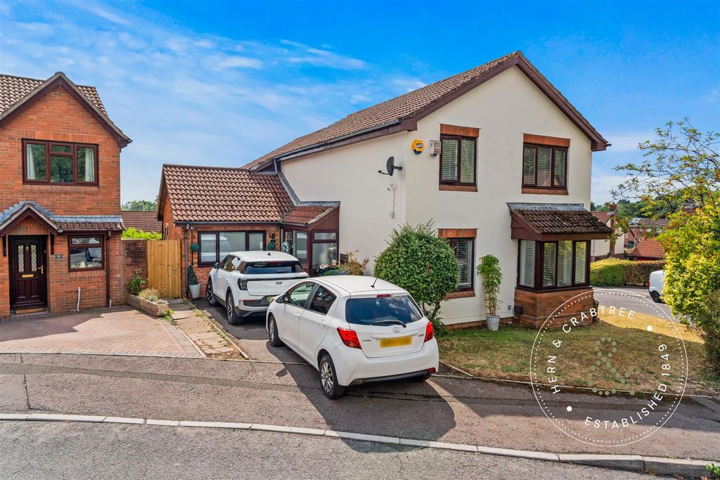 4 bed detached house for saleCrawley Close, Thornhill, Cardiff CF14