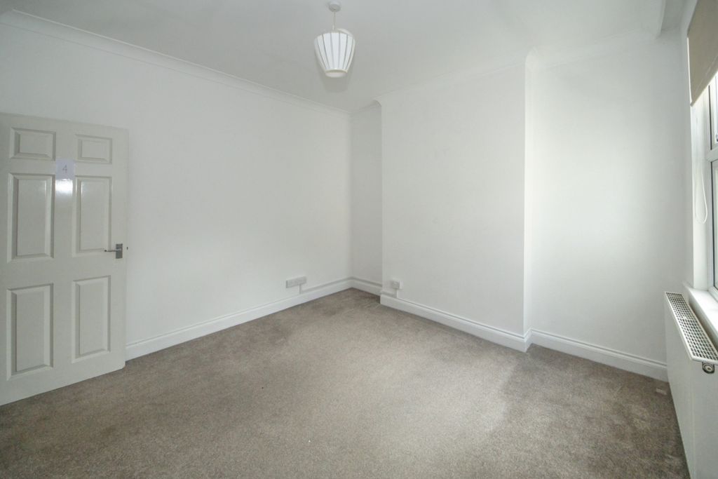 Property photo 3 of 4 Room