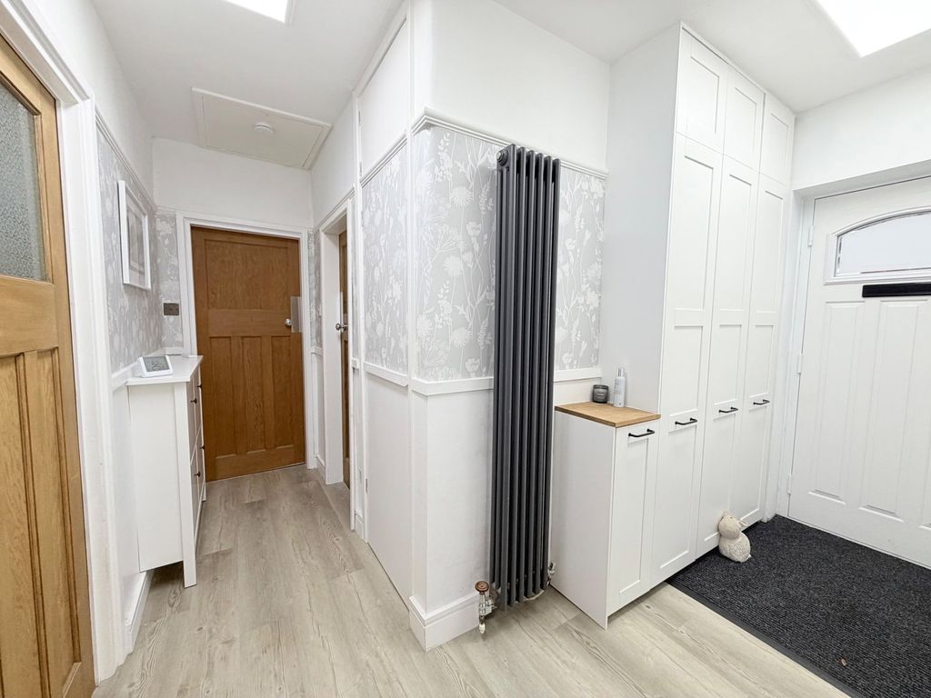 Property photo 3 of 38