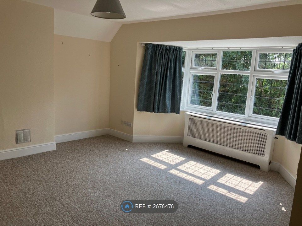 Property photo 3 of 5 First Floor Room