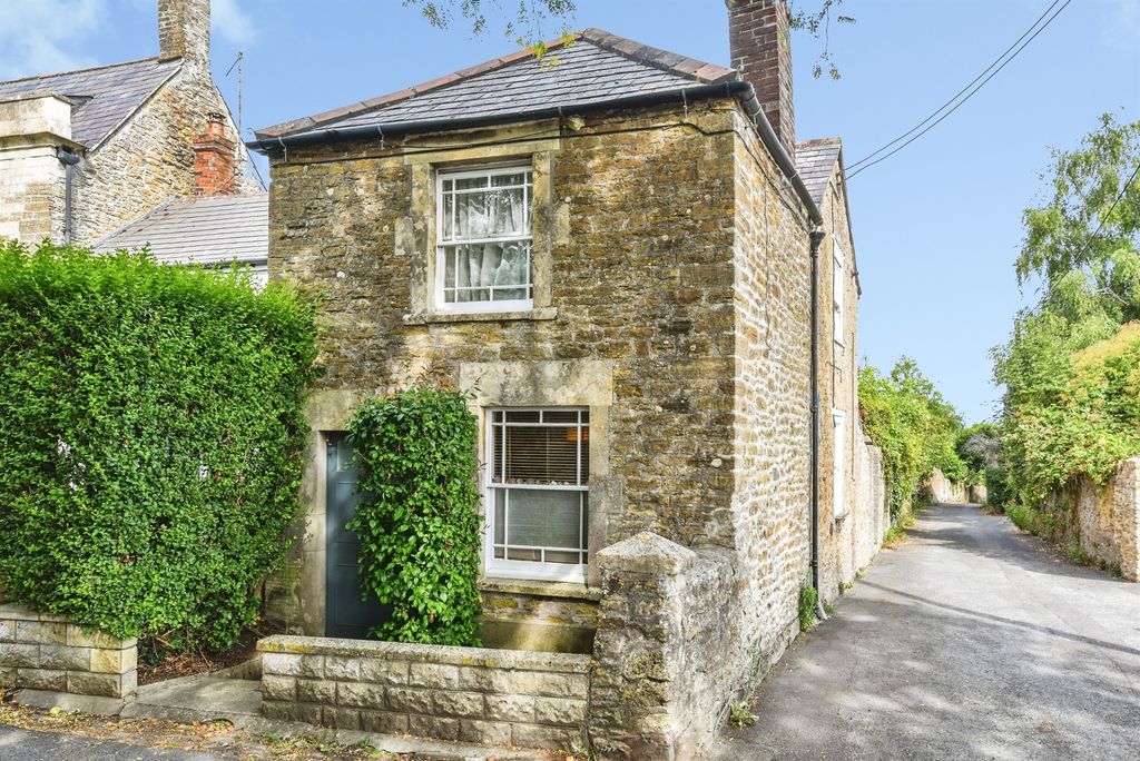 Property photo 1 of 10