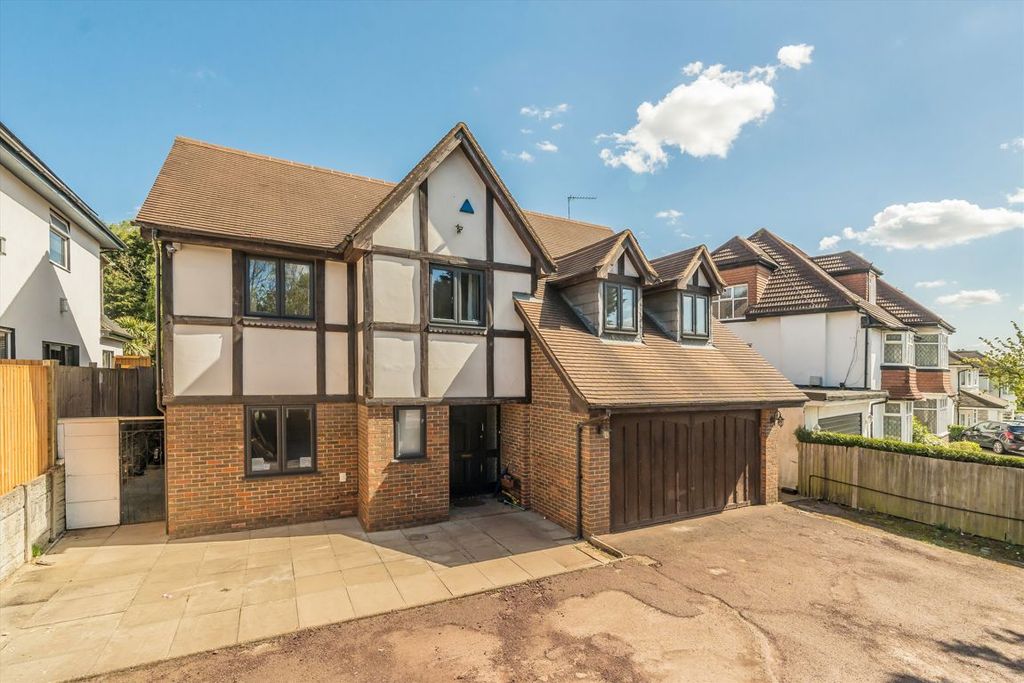 Property photo 1 of 11