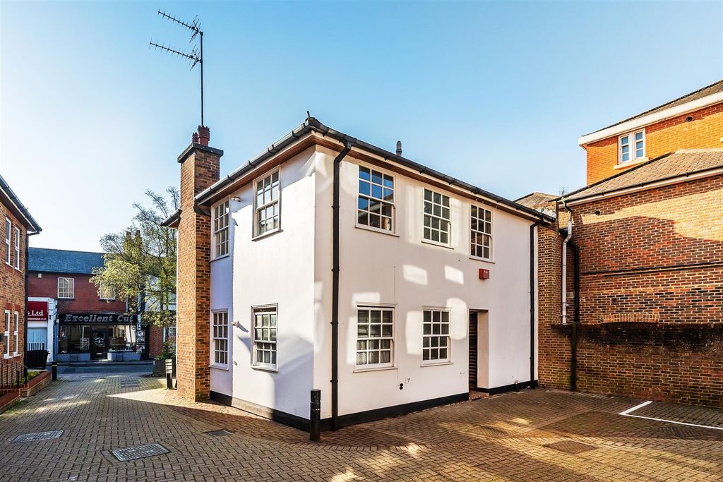 Property photo 2 of 8 Fl2-The-Coach-House-2.Jpg