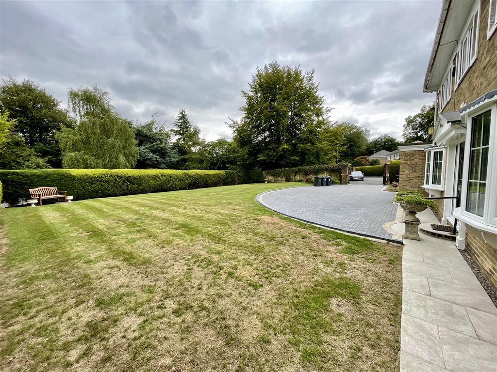 Property photo 2 of 30 Externally