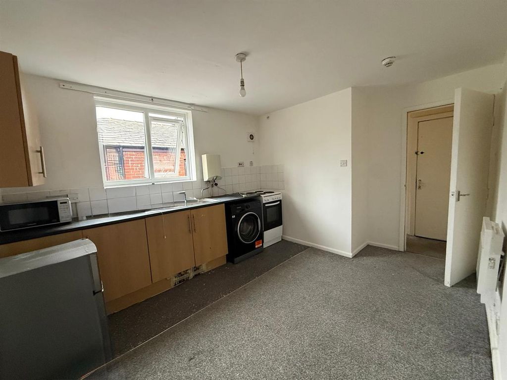 Property photo 2 of 9 Kitchen 1.2.Jpeg