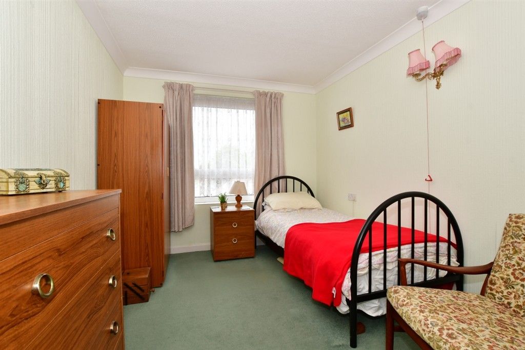 Property photo 3 of 5 Bedroom 1