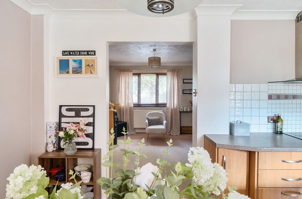 Property photo 2 of 11 1331206-15-688A0d...