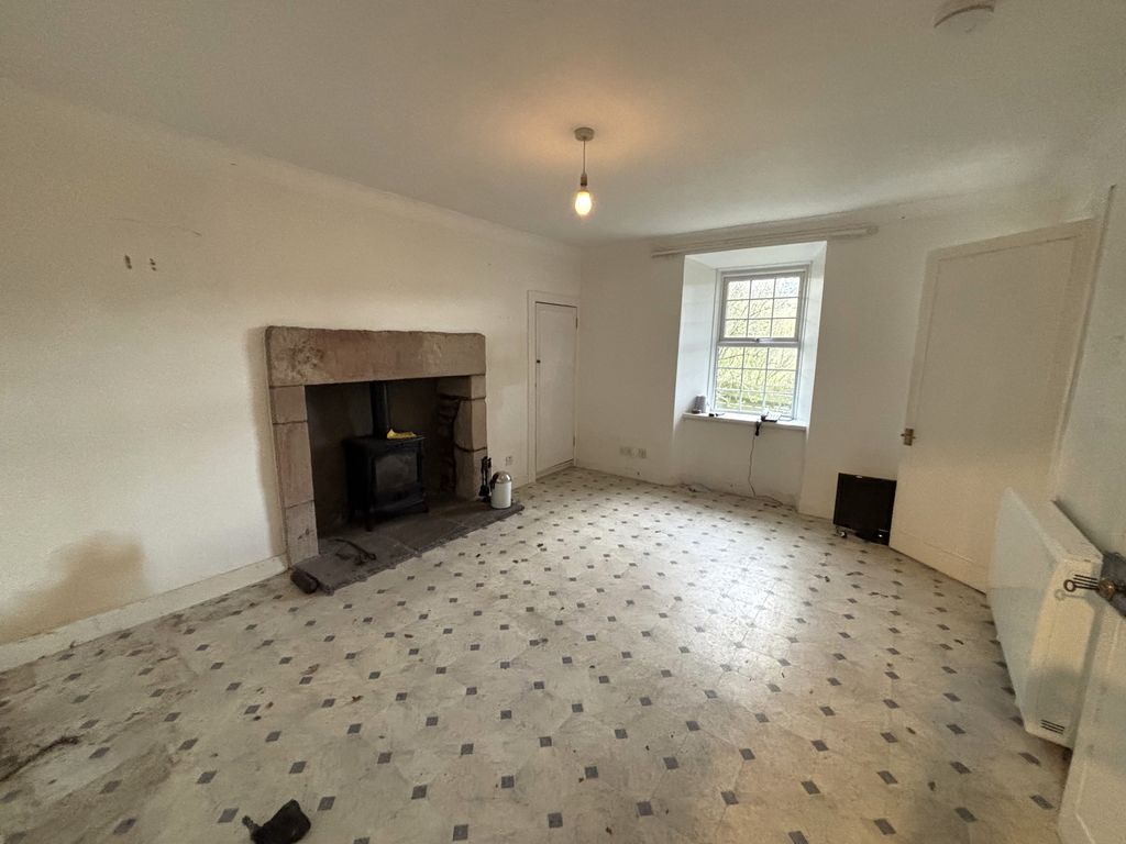 Property photo 3 of 32