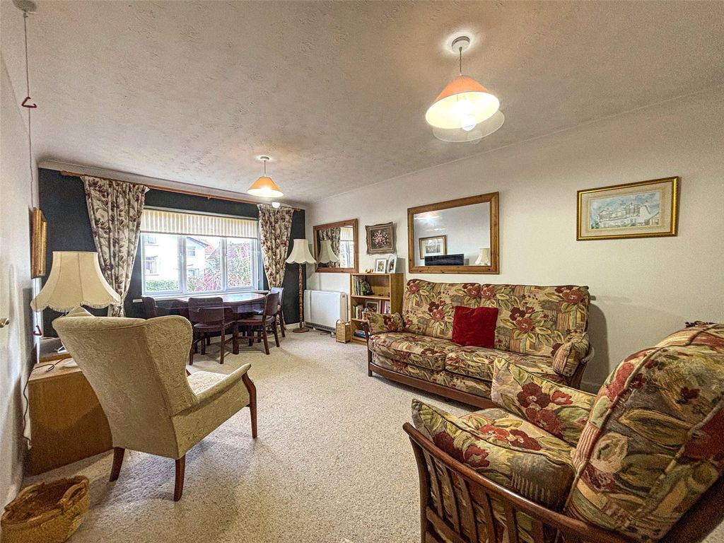 Property photo 2 of 10 Picture No. 13
