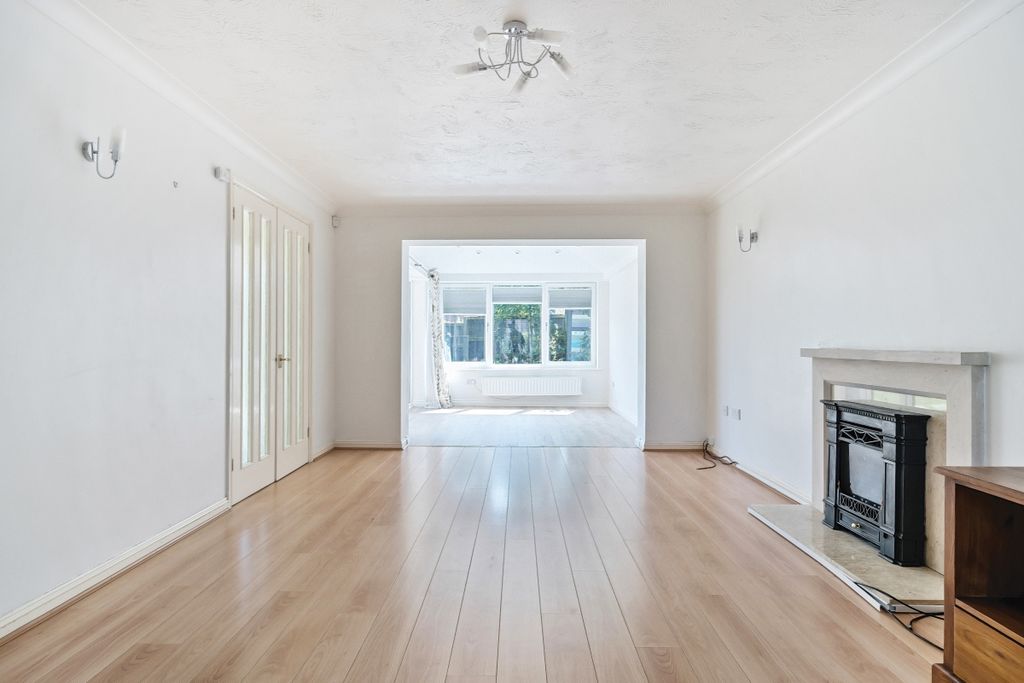 Property photo 3 of 11
