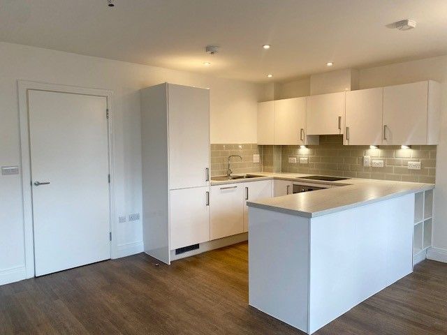 Property photo 1 of 7 Kitchen.
