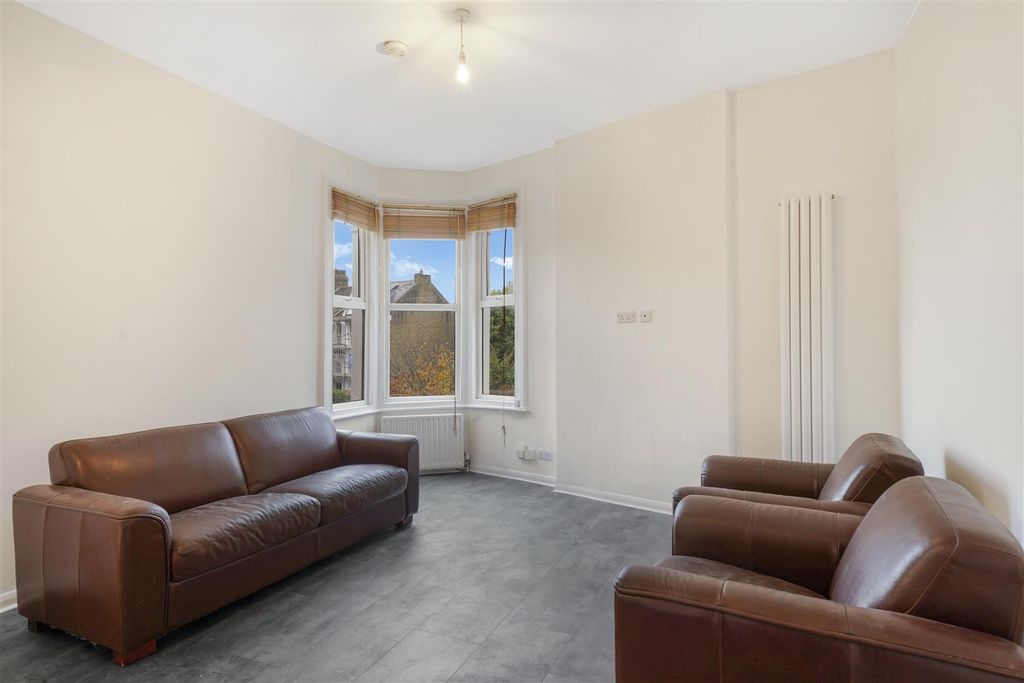 Property photo 2 of 11 Flat D, 10 Milman Road - T1DM1Ifes5Tw8Vgmwhri.Jpg