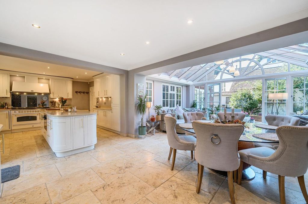 Property photo 3 of 45