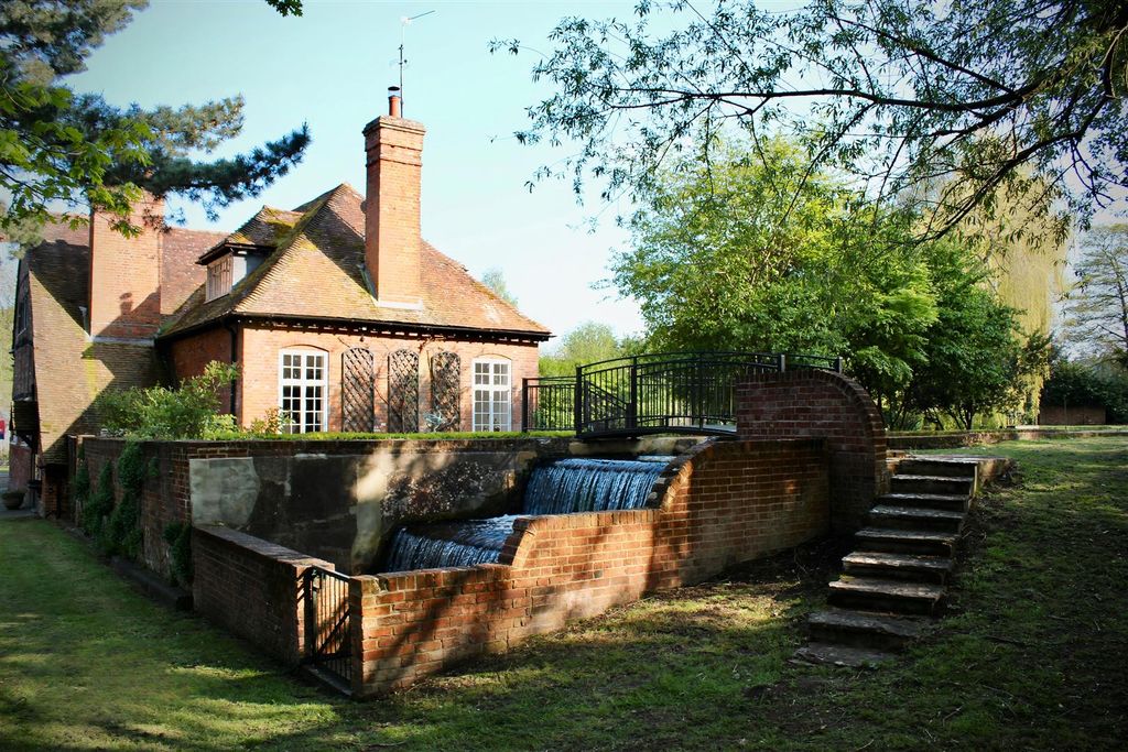 Additional image 23 of 5 bed detached house for saleAndwell Lane, Andwell, Hook, Hampshire RG27